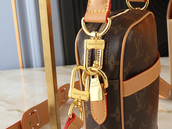 ルイヴィトンバッグ素材ディテール